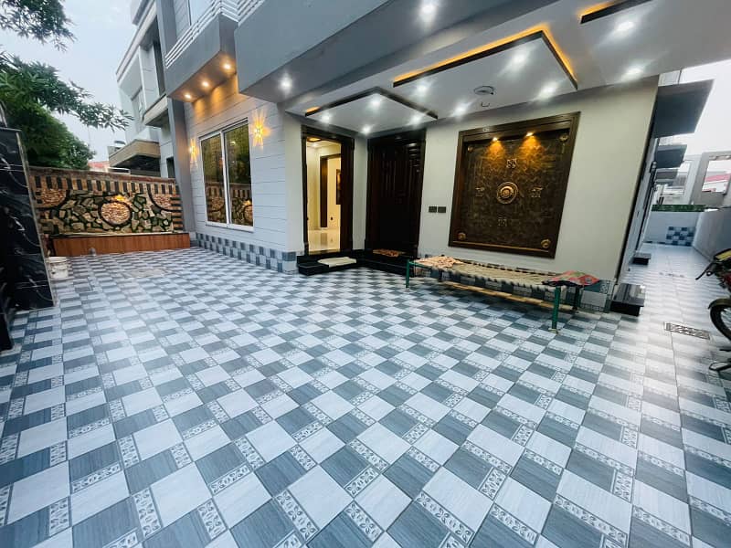 10 MARLA LUXURY HOUSE FOR SALE IN MAIN BOULEVARD BAHRIA TOWN LAHORE (100% ORIGINAL AD) 9