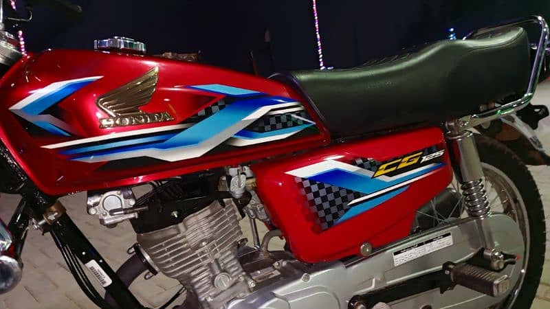 honda 125 new ha sirf tora sa chala ha 8