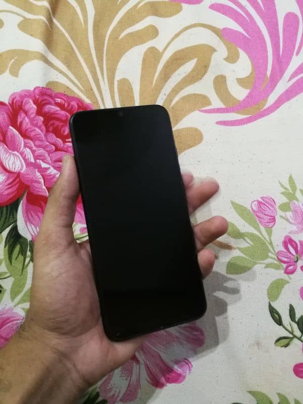 Redmi 9C / 3/64gb / With Box / minor glass crack/Official PTA Approved 1