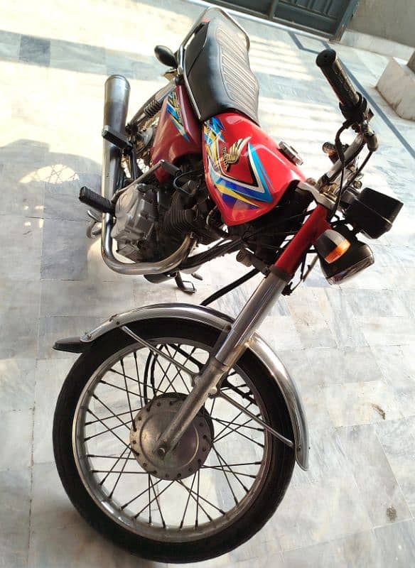 Honda 125 18/19 model Engine abhi tk pack ha All parts are  original 1