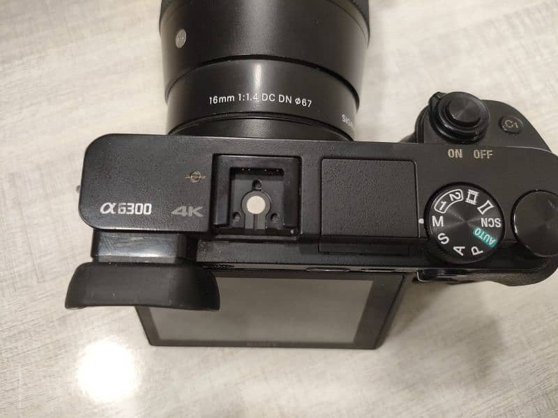 Sony A6300 And Lens 16mm 1.4 For Sale 10