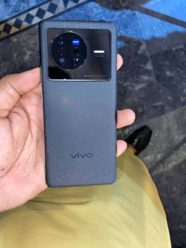 Vivo X80 with box 4