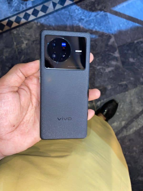 Vivo X80 with box 7