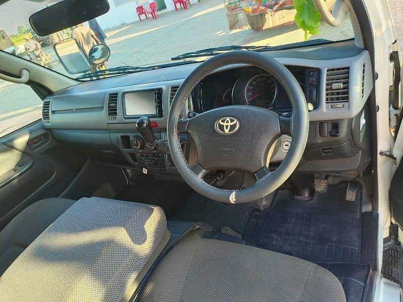 Toyota Hiace 2012 7