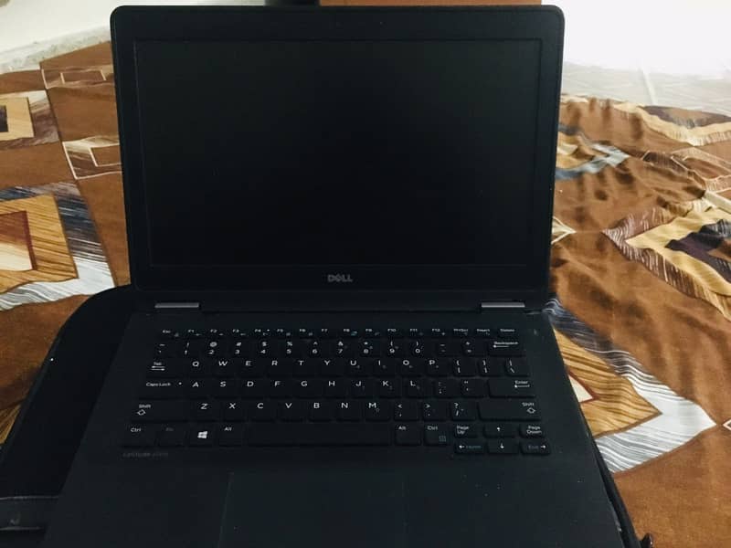 Dell Latitude E7270 3