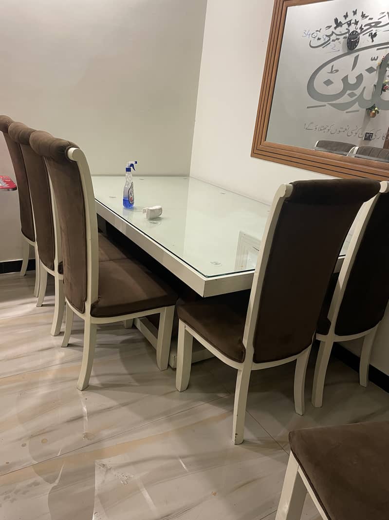 DINING TABLE WITH 8 CHAIRS 0