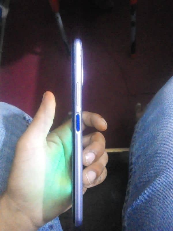 Vivo Y20s 6gb.  128.   urgent sale 5