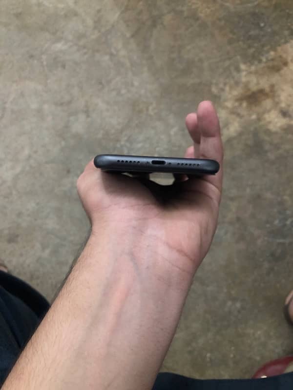 iphone 11 black colour 4