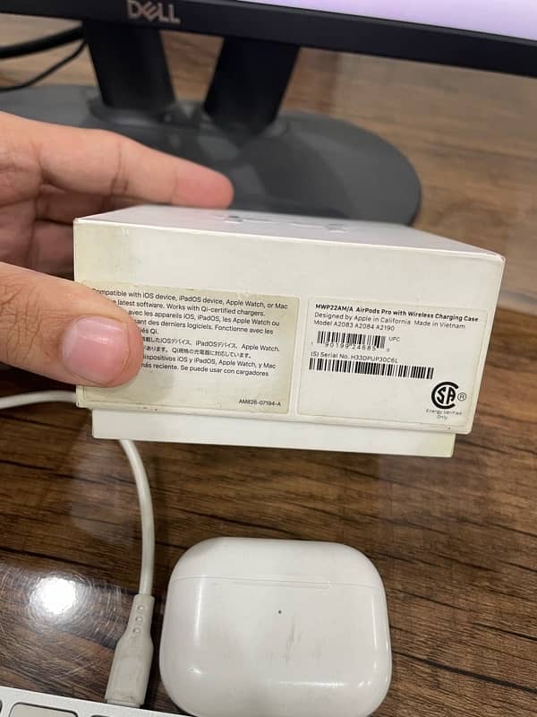 AirPods Pro Original with Wireless Charging Case 4