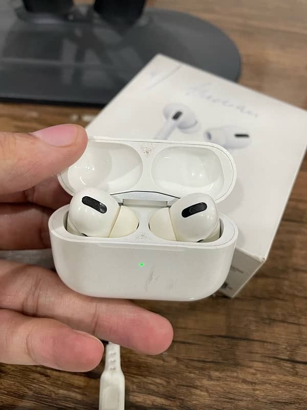 AirPods Pro Original with Wireless Charging Case 6