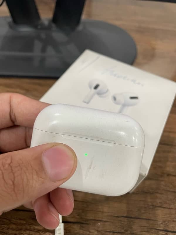 AirPods Pro Original with Wireless Charging Case 7