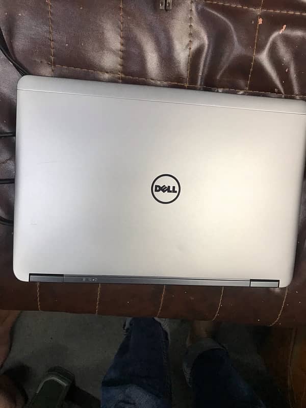 Dell Latitude E7240 0