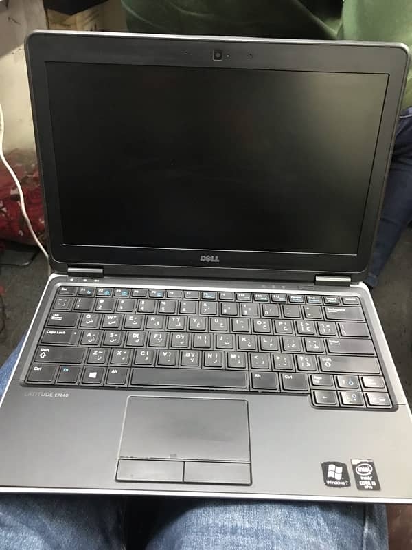 Dell Latitude E7240 2