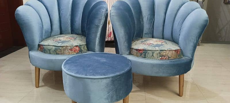 2 Flower Sofa Chairs with coffee table 3