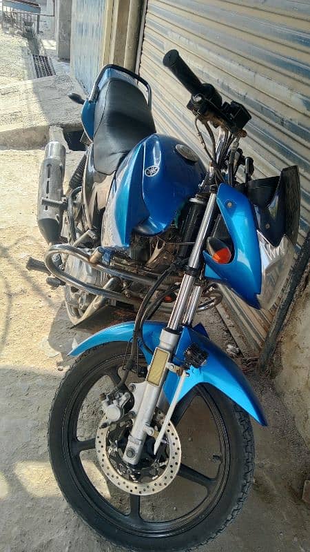 Yamaha YBR 125 Blue colour 4