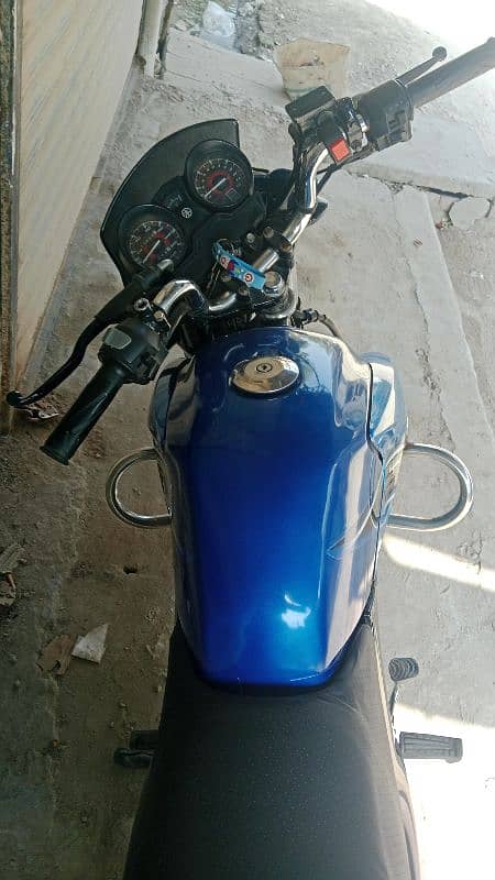 Yamaha YBR 125 Blue colour 5