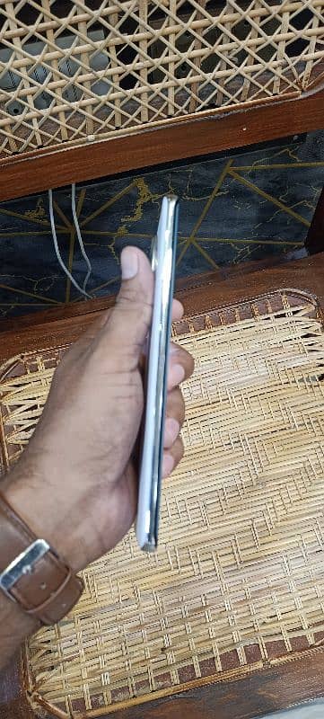 Vivo v 30e 3