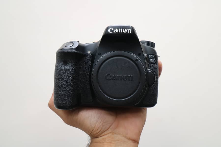 Canon 70D DSLR Camera 0