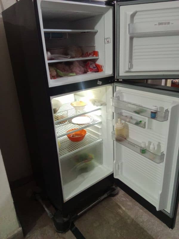 1 fridge medium size 1