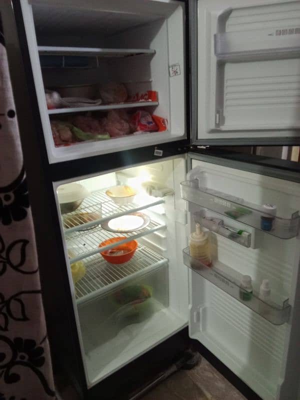 1 fridge medium size 2