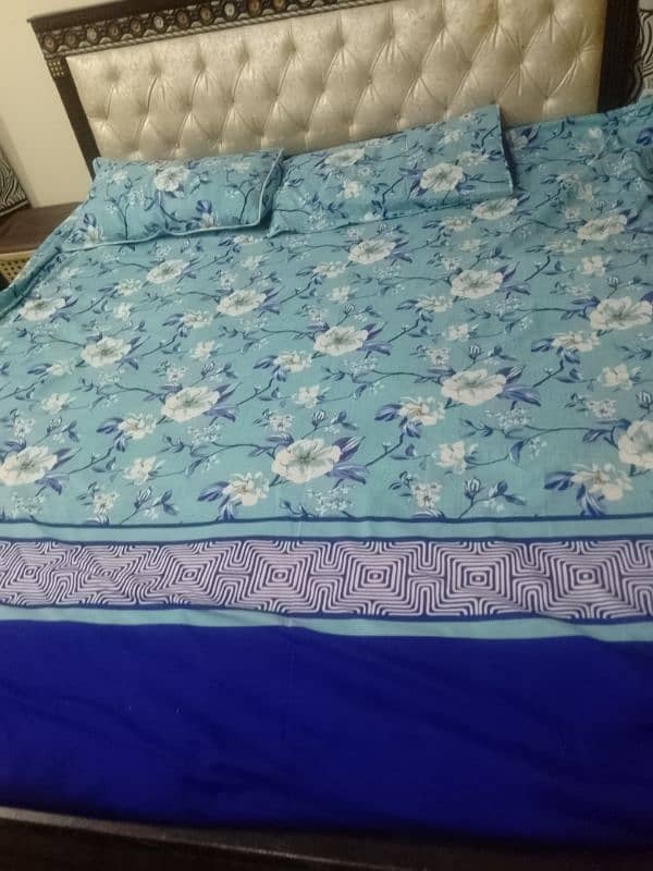 Bed with mattress for sale 3