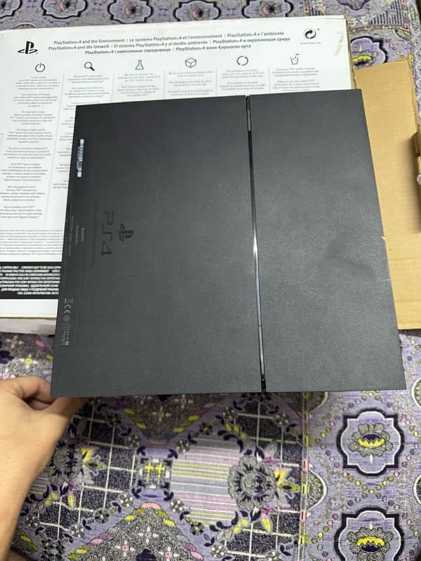 ps4 Fat 500gb With 2  controller and 6 famous games 2