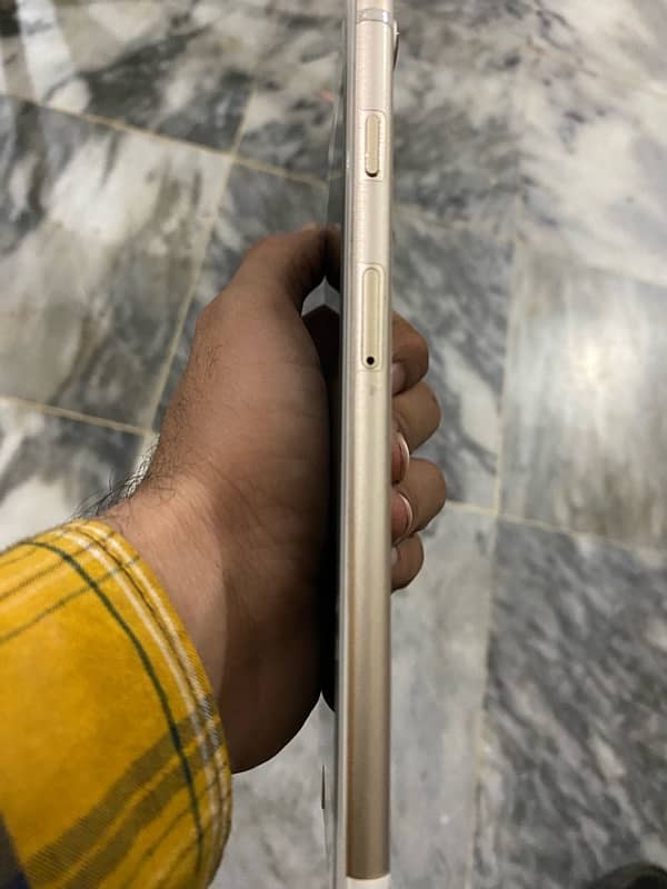 Iphone 7 plus 128 Gb pta 4