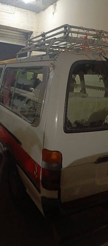 Toyota hiace model 03076800577 3