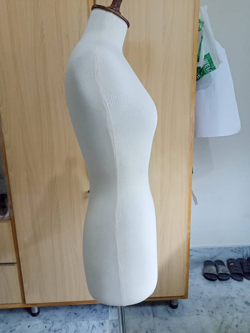 Female dripping and display Mannequin Without Arm size 42 (new ) 3