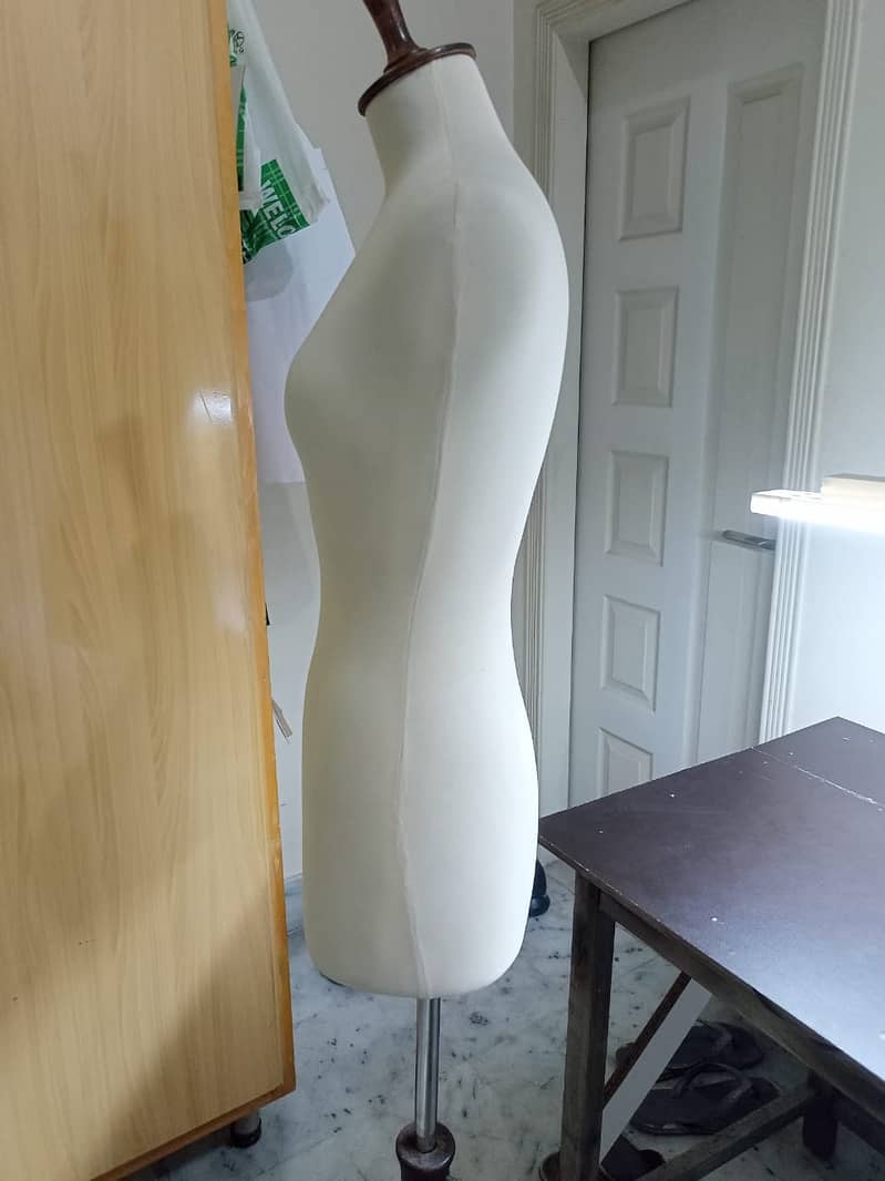 Female dripping and display Mannequin Without Arm size 42 (new ) 4