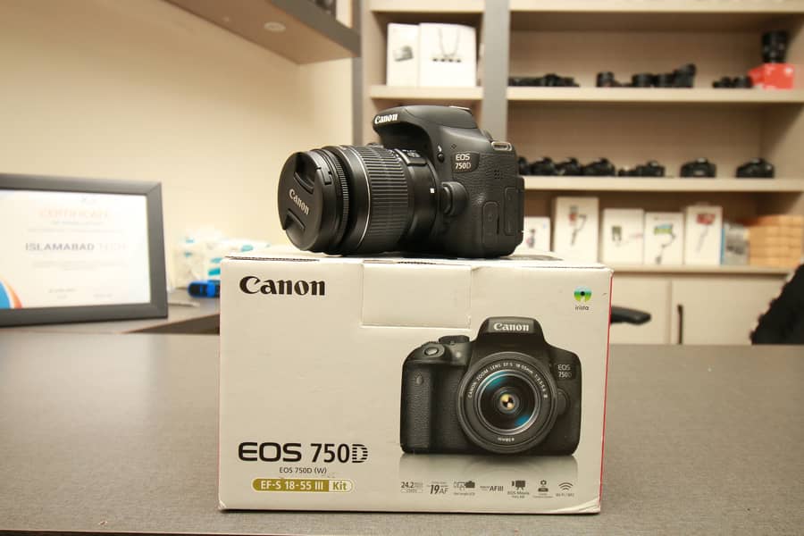 Canon 750D 18-55mm DSLR Camera 0