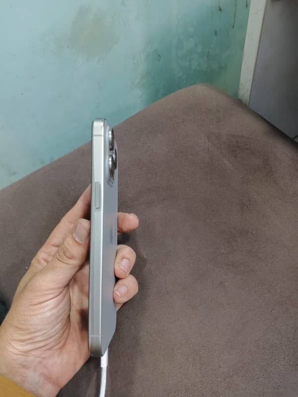 i phone 15pro max factory  unlock 99helth 256gb 1