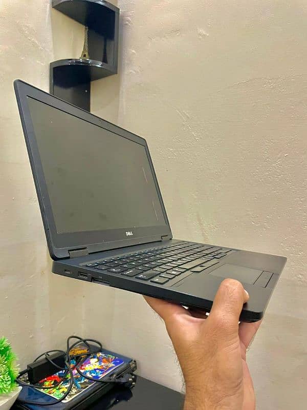 Dell latitude 5580 i5 6th generation 3