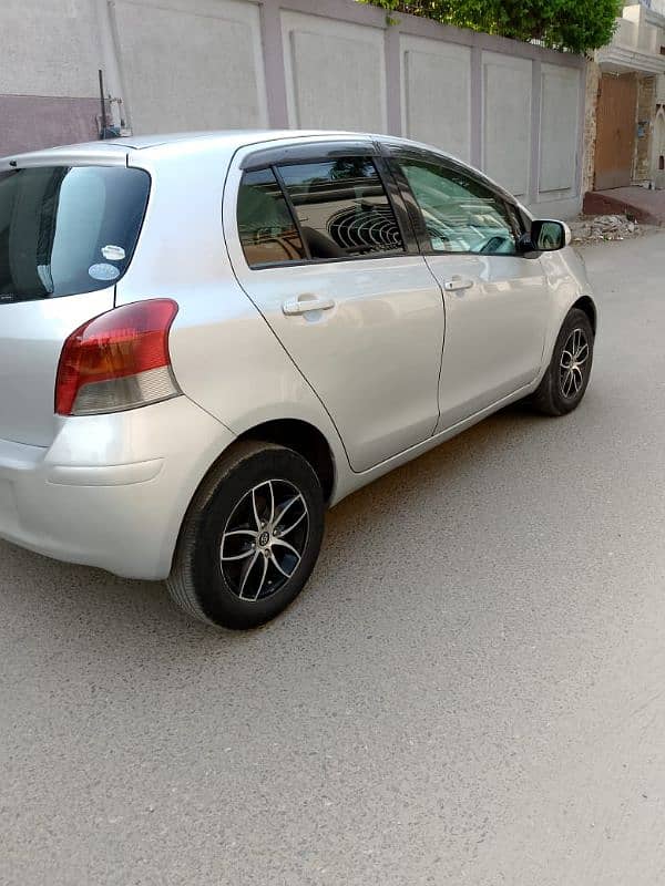 Toyota Vitz 2011 4