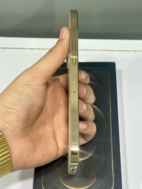 Iphone 12 pro max dual physical (PTA) 5