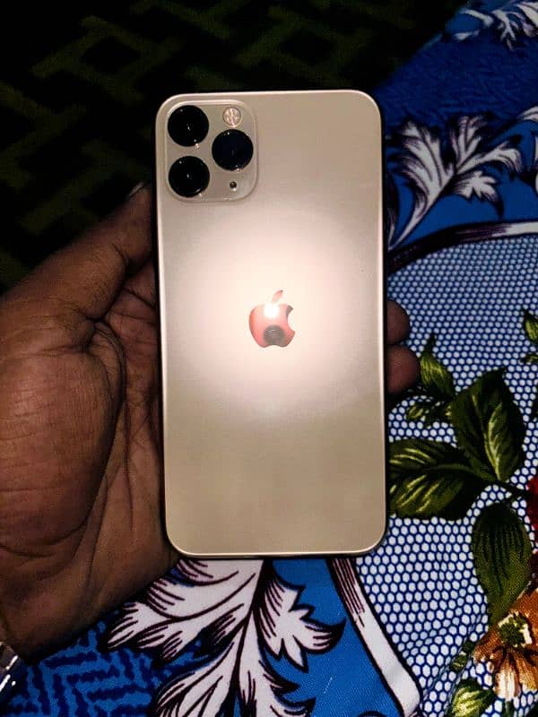 Iphone 11 pro Gold 1