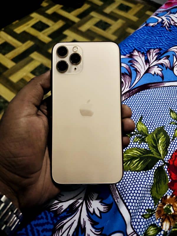 Iphone 11 pro Gold 2