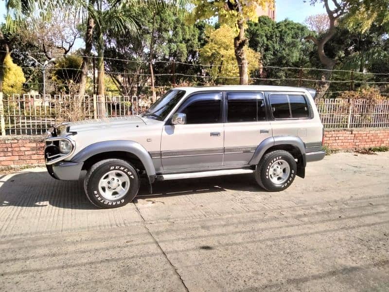 Toyota Land Cruiser 1990 16