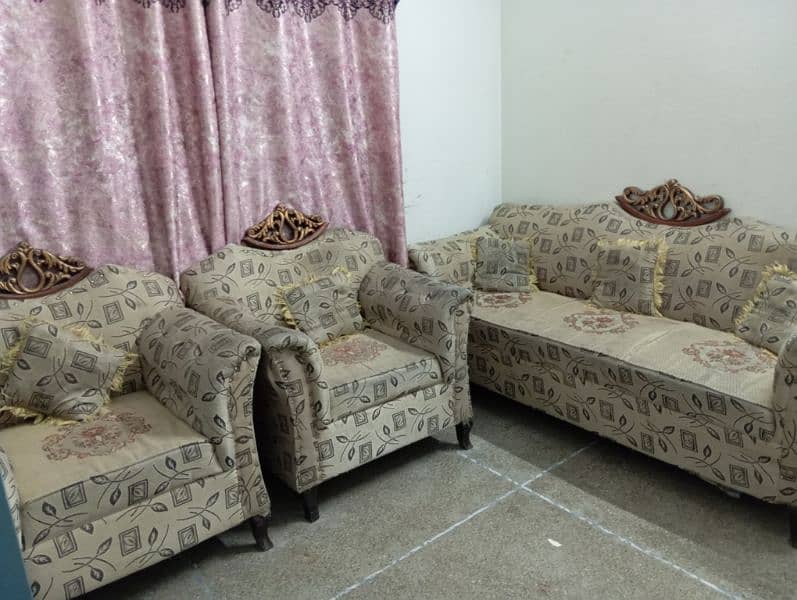 Sofa Set 5 seater 4