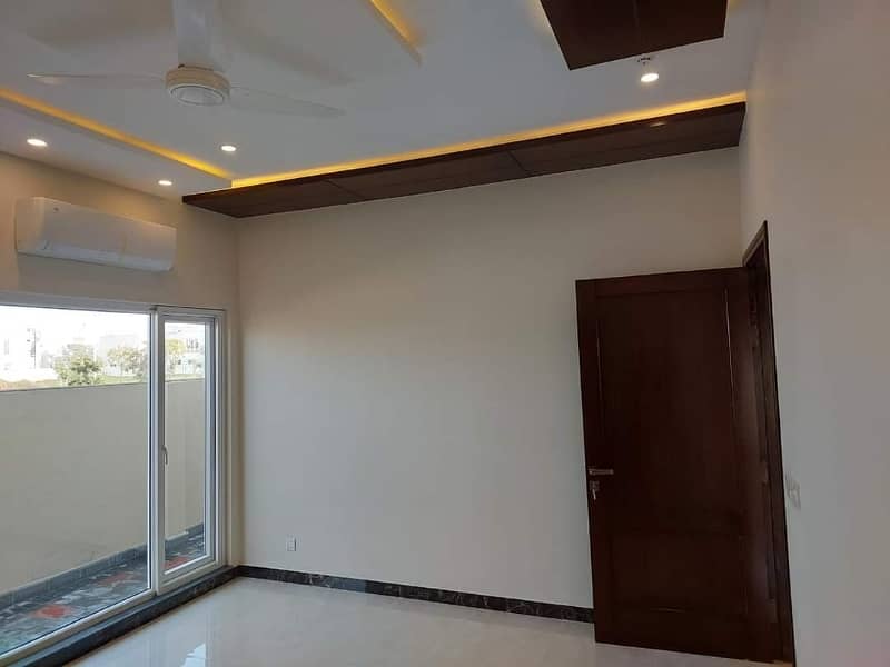 1 kanal luxurious house for rent in dha phase 5 4