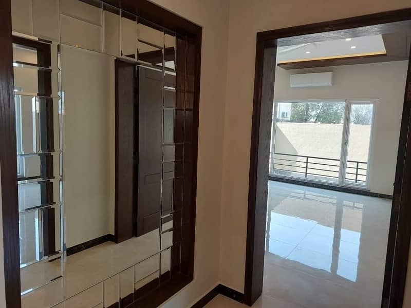 1 kanal luxurious house for rent in dha phase 5 8