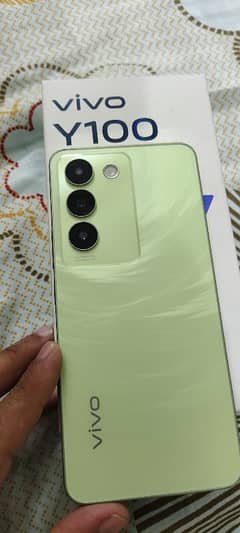 vivo Y100