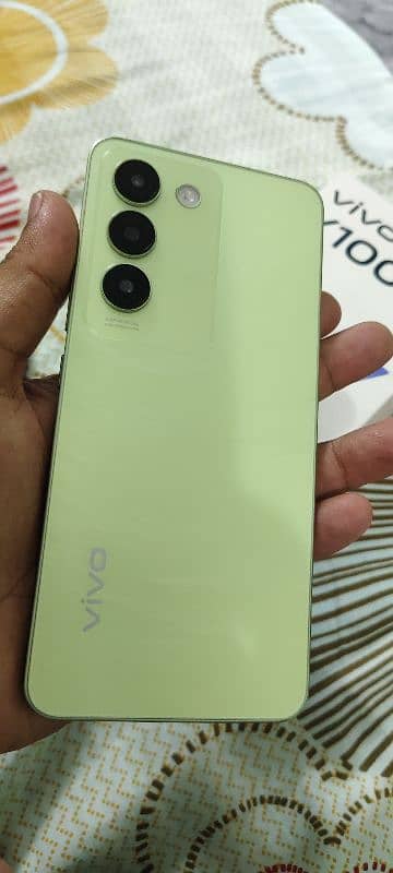 vivo Y100 1