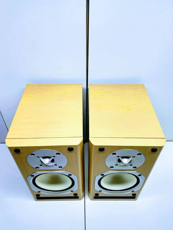 Onkyo speaker like Bose Klipsch JBL Denon marantz 2