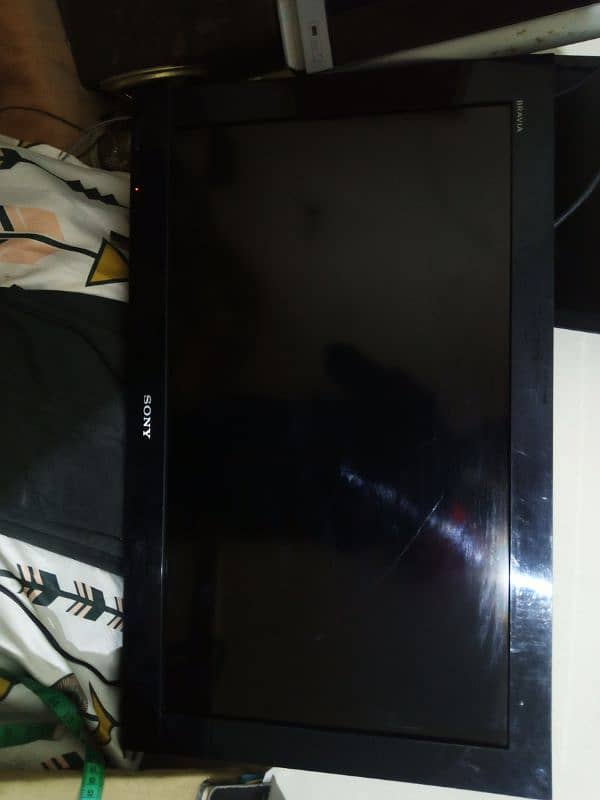 I am sale Sony LCD 40 inch 3