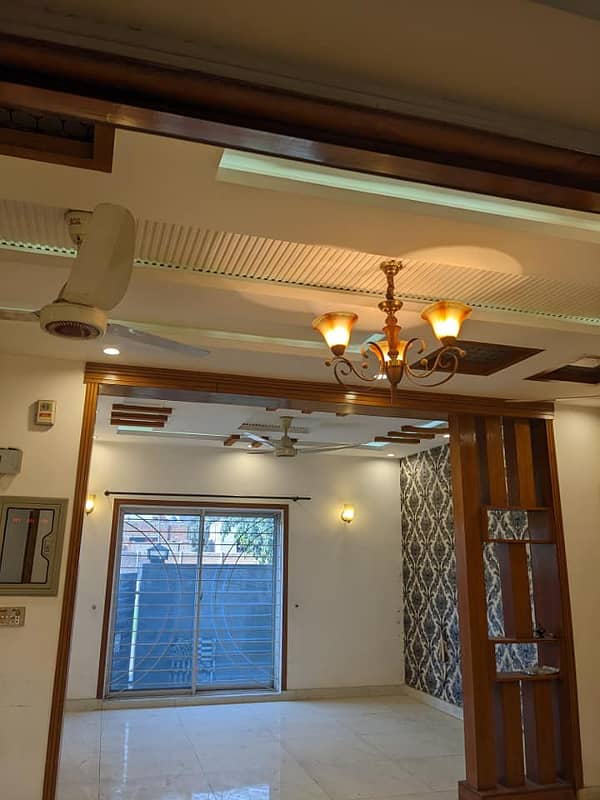 8 Marla House For Rent in Bahria Town Lahore 1