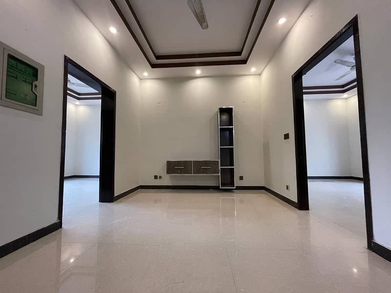 8 Marla House For Rent in Bahria Town Lahore 4