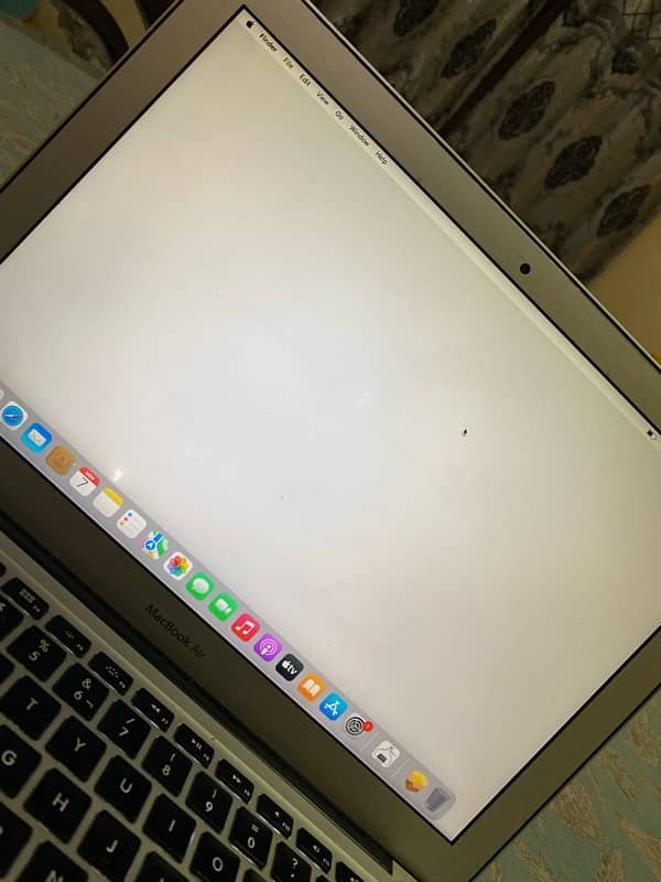 MacBook Air 13” Early 2015 3