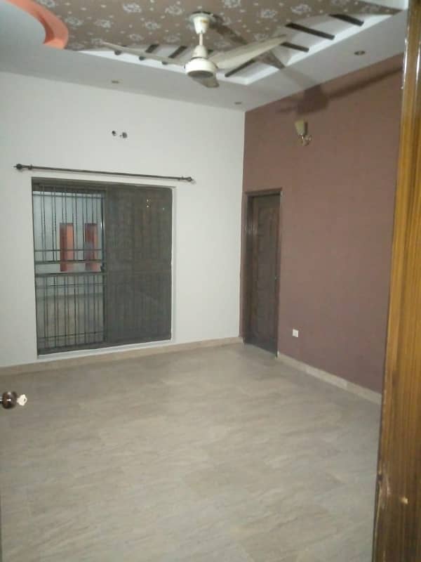 10 Marla House For Rent in Bahria Town Lahore 7