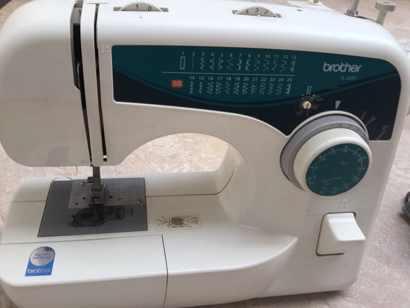 Brother Sewing Machine XL-2600I 0